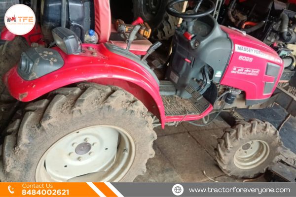 Massey Ferguson 6028 4WD Tractor 2018
