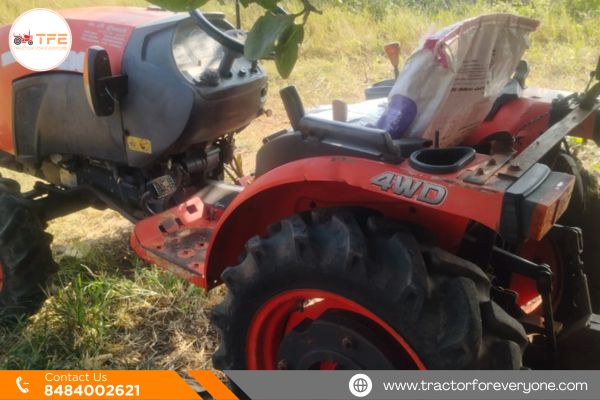 Kubota B2441 4WD Tractor 2014